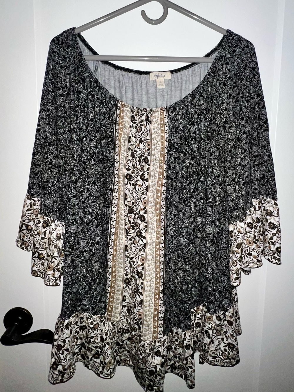 Style & Co. Women's Black Floral Bell-Sleeve Top 3X - Picture 2 of 10